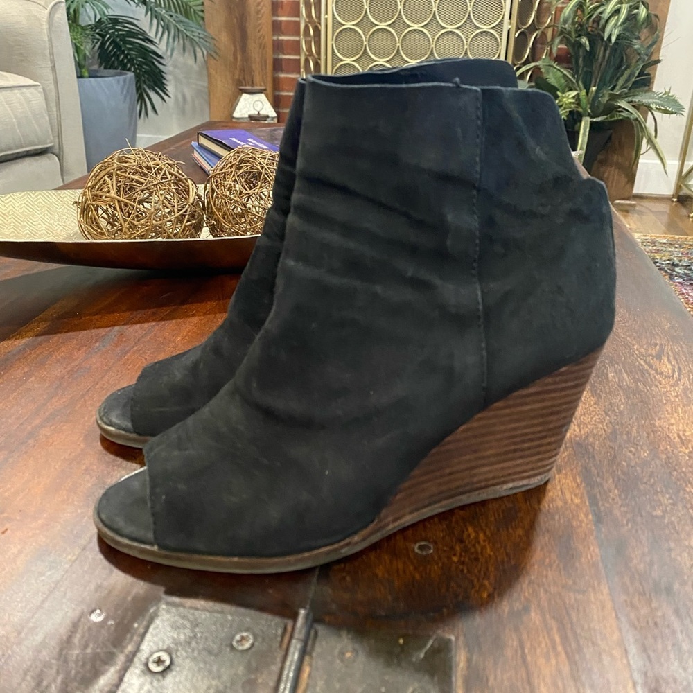 Lucky Brand 7.5M Black Toeless Booties